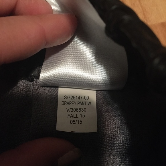 Banana Republic Faux-Leather Drapey pants (2P) - Picture 9 of 11